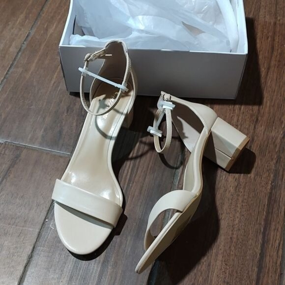 NIB Pizz Annu 8.5 Luckyy tan block heel sandal strappy - Picture 1 of 7